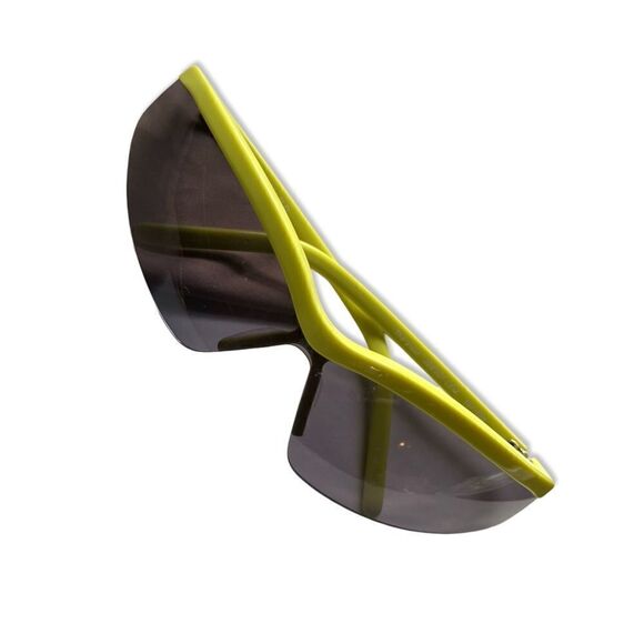 Jenny Bird The Visor Sunglasses Lemon yellow
 Shield frames Revolve $200 main image 8